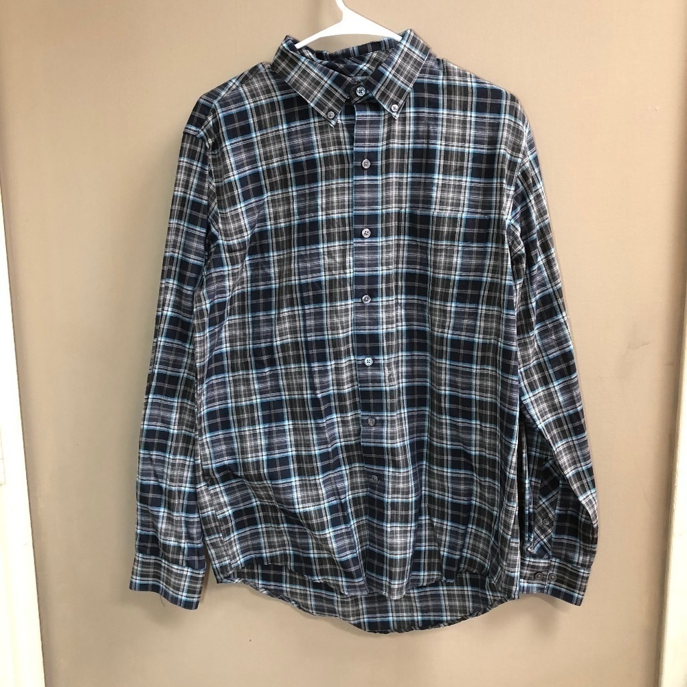 Van Heusen Classic Fit Long Sleeve Shirt Medium